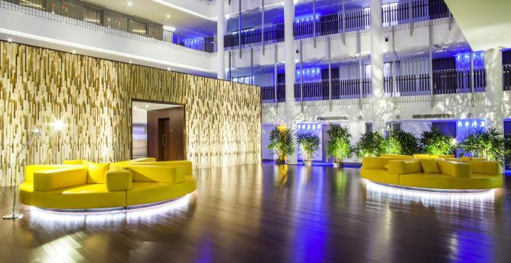 Avasa Hotel Хайдарабад Экстерьер фото