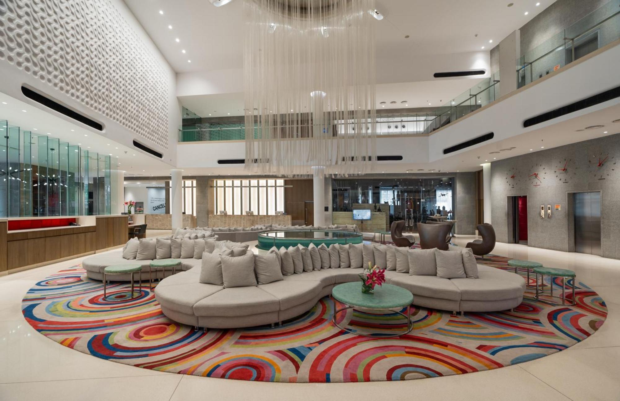 Avasa Hotel Хайдарабад Экстерьер фото
